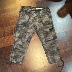 DKNY Black Capri Pants